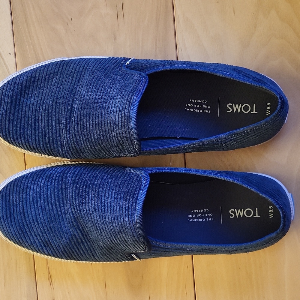Teal ribbed suede shoes